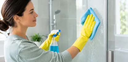 How to Clean Shower Glass Without Streaks